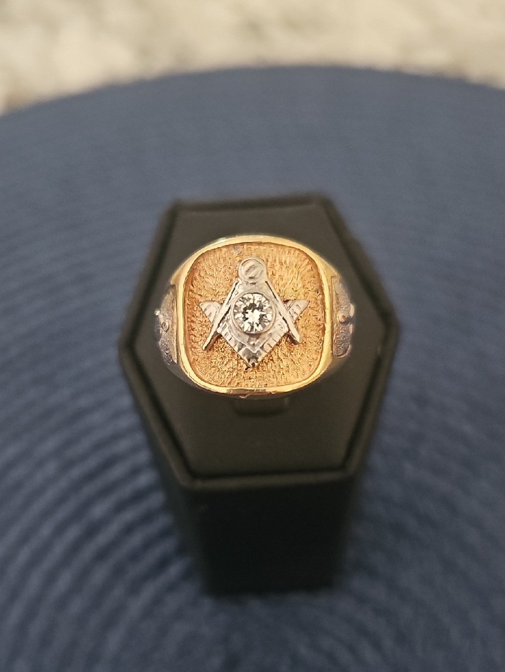 Vintage Men’s 14KT Gold Masonic Ring Mined Diamond, Size 8.5, 11 Grams